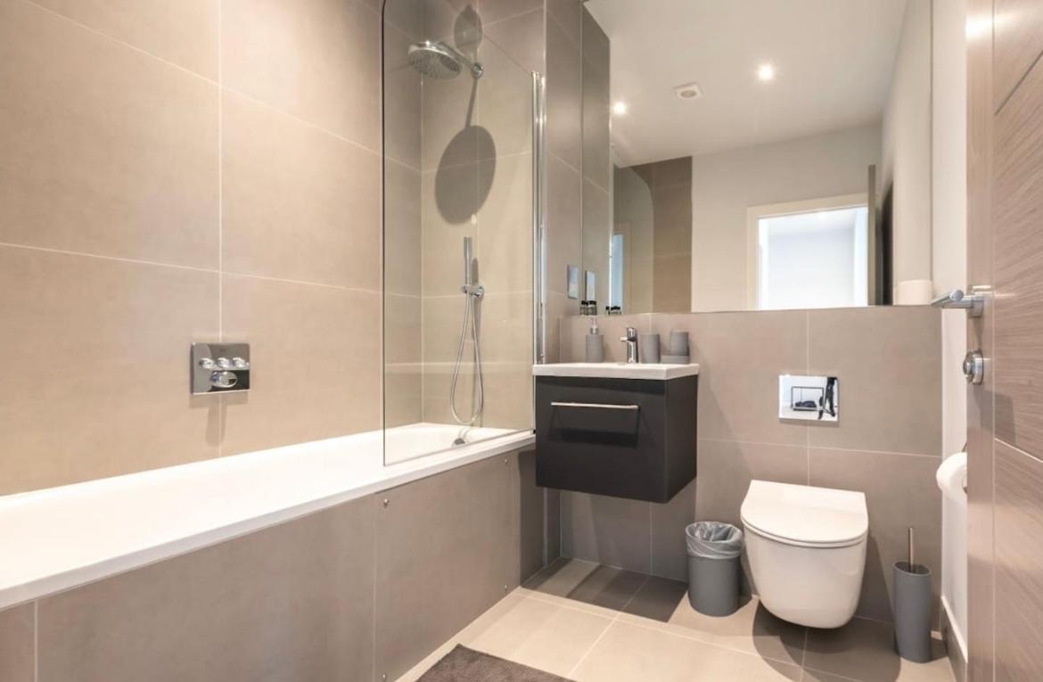 Holiday home Thirty Three Upon Thames - Free Parking - Heathrow - Thorpe Park Staines-upon-Thames